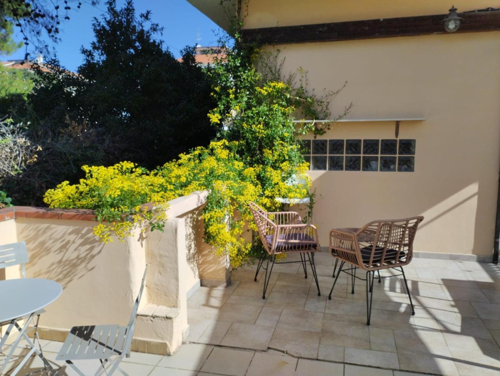Appartamento Fronte Mare Con Parcheggio Privato Pescara Exterior foto